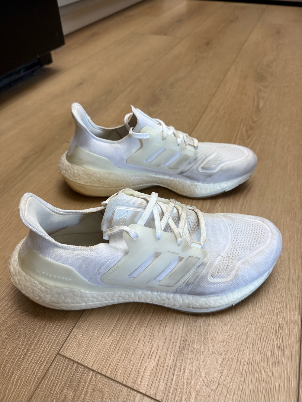 adidas White Ultraboost 22 Running Sneakers size 10.5